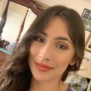 Meet your Posher, Alondra